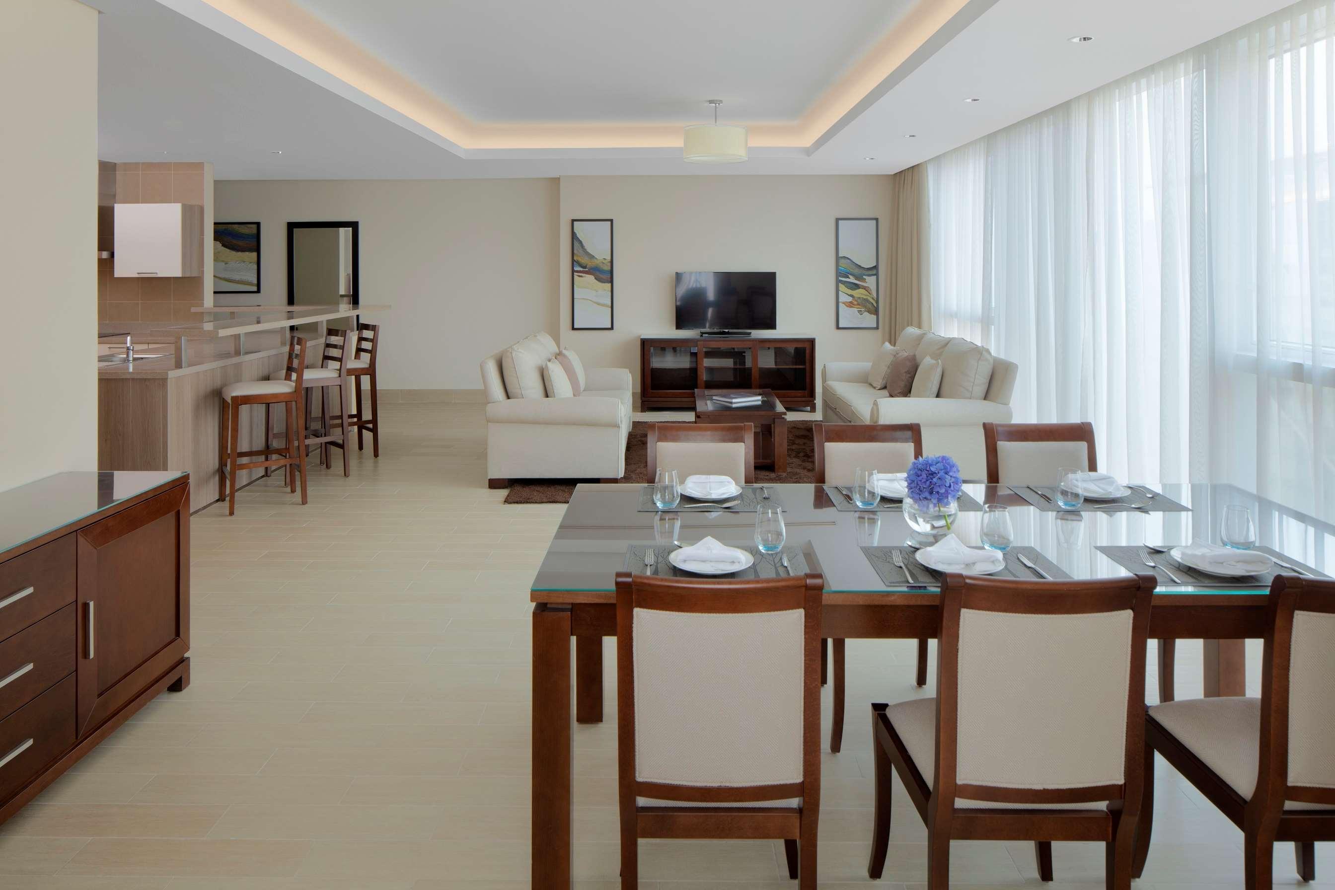 Dusit Doha Hotel Экстерьер фото A typical suite at the Atlantis Paradise Island