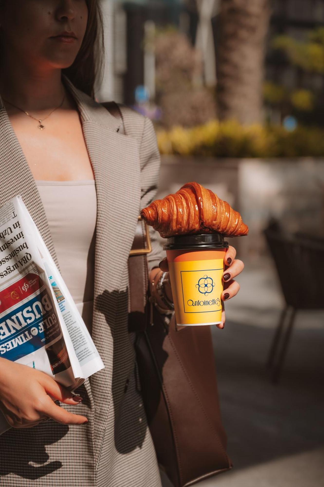 Dusit Doha Hotel Экстерьер фото A croissant